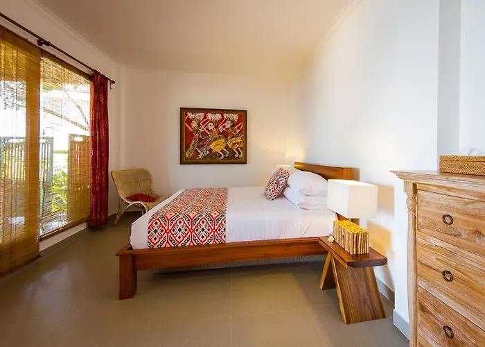 Aquamarine Beach Villas